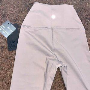 Hi rise, elastic free waistband, ankle length leggings 90 Defree by Reflex